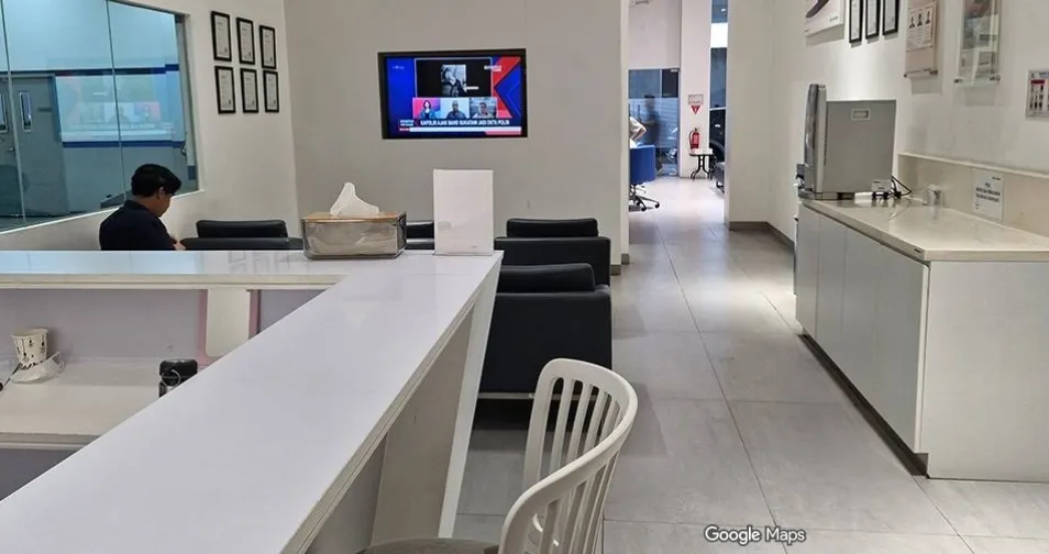 Ruang santai showroom Hyundai BSD City